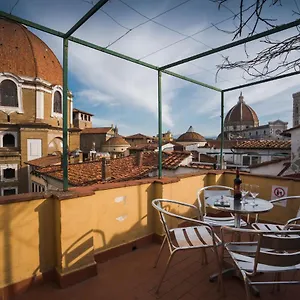 https://hotel-aldobrandini.it-tuscanyhotel.com